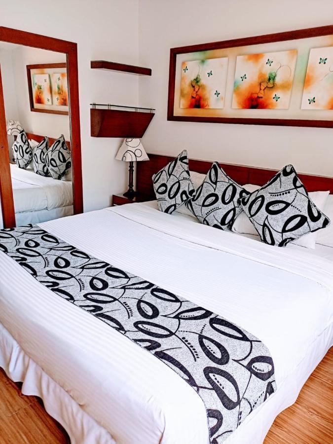 Hotel Marbella Chico Bogotá Esterno foto