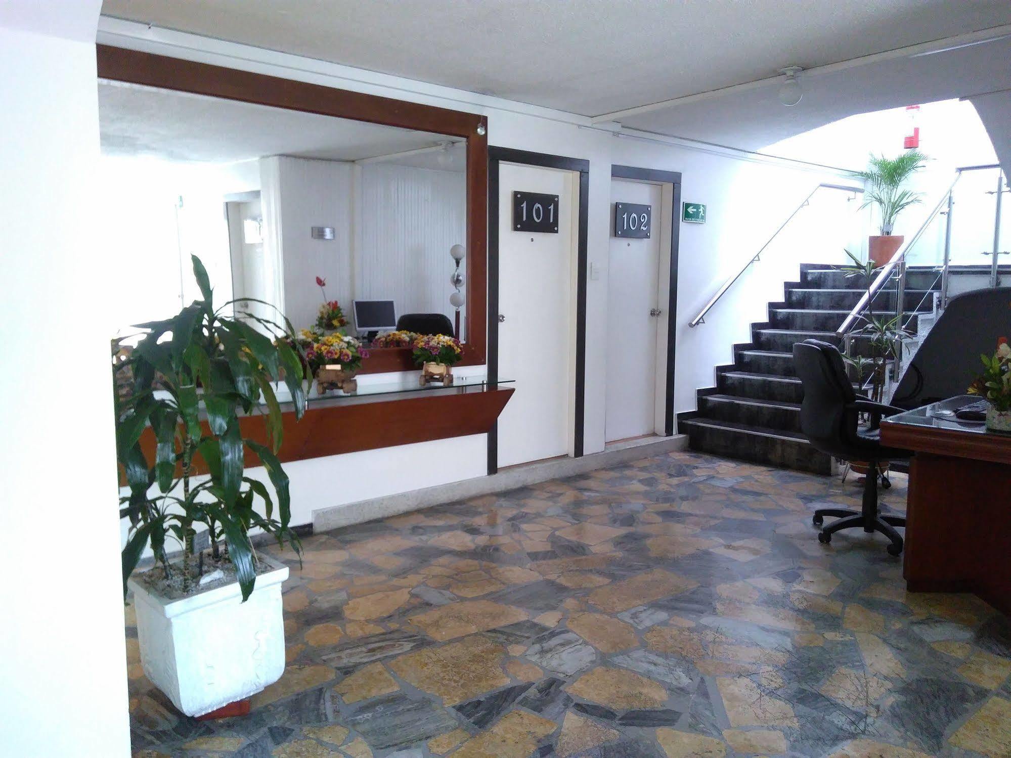 Hotel Marbella Chico Bogotá Esterno foto