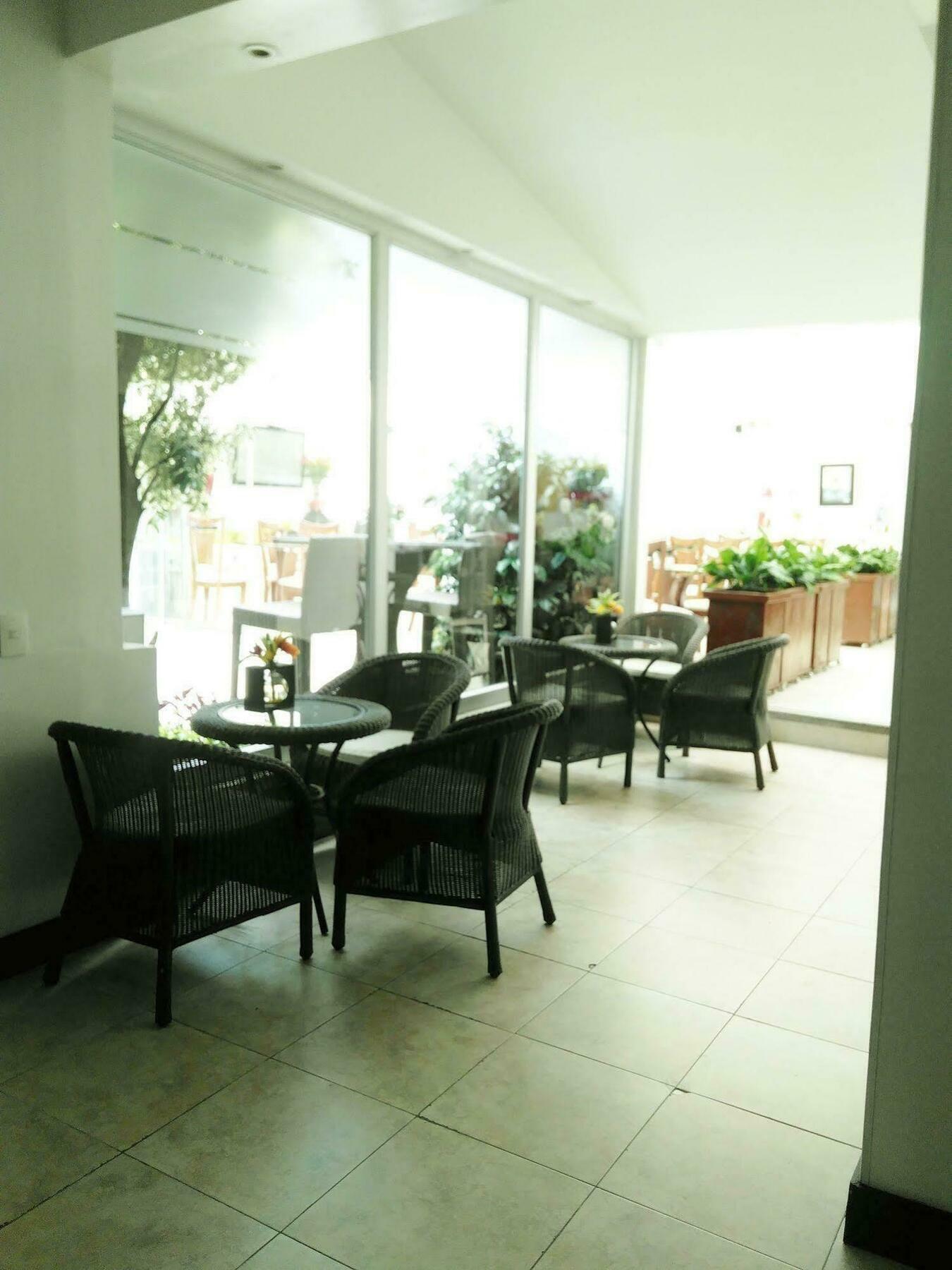 Hotel Marbella Chico Bogotá Esterno foto